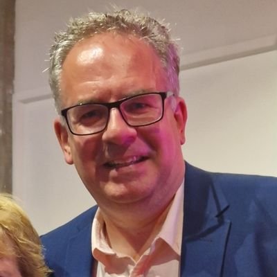 Ex BBC/Sky et al sports journo, now stuff writer. Rants/dad jokes my own. Husband/dad, @Springsteen @westham ⚒ 🇧🇦🇮🇪🇪🇺 fan https://t.co/cLDhbDQmTo