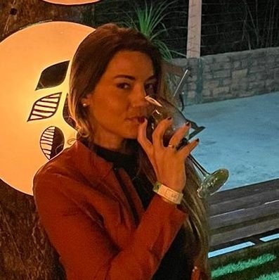 larissaf_ns's profile picture. futeboleira, palpiteira,estressada, doce, sarcástica
🫠