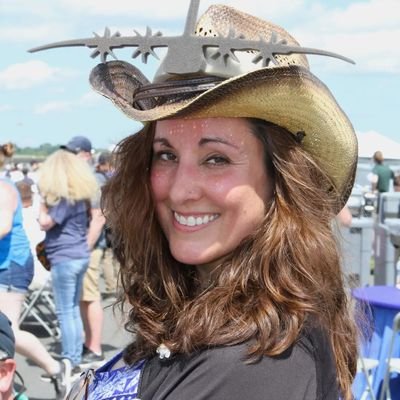 SuperJetBrunett's profile picture. 