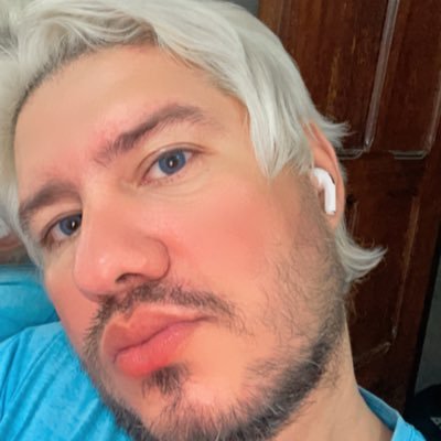 pmarcosneves's profile picture. eu sempre!