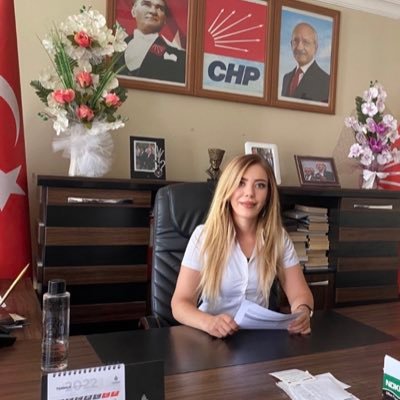 Hukuk Fakültesi Mezunu/Hukukçu / CHP Van İl Kadın Kolları Başkanı