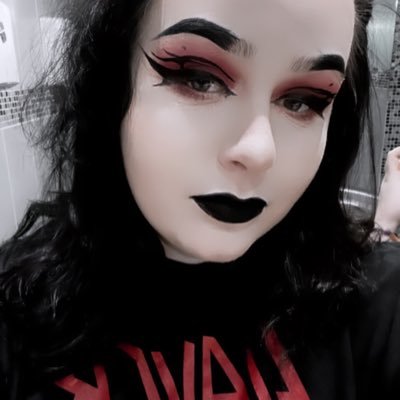 𝕾𝖍𝖊/𝕳𝖊𝖗 // 𝕳𝖔𝖗𝖗𝖔𝖗 & 𝕳𝖆𝖑𝖑𝖔𝖜𝖊𝖊𝖓 𝖊𝖓𝖙𝖍𝖚𝖘𝖎𝖆𝖘𝖙 // 24 // 𝖄𝖔𝖚𝖗 𝖋𝖆𝖛 𝖌𝖔𝖙𝖍