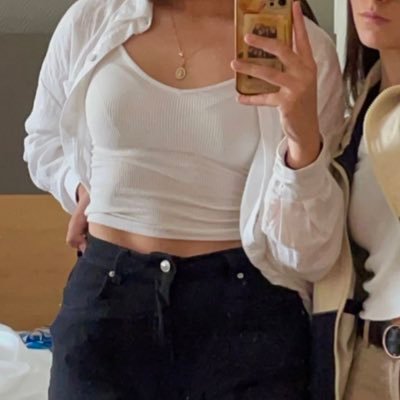 edxnxr's profile picture. 🌗 insta: https://t.co/PizFBc6IGF 🐇🌷💿🏠⭐🍒💌🧸🍉