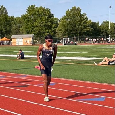 Cambridge South Dorchester High School Class of 2025 GPA:3.56 300mh: 38.51 100m: 10.75 400m: 50.7 📱: 4434777333 Email: williswarrior0@gmail.com