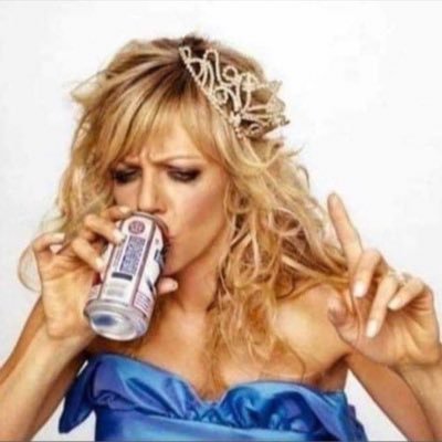 HoliestofMolies's profile picture. Oh, hi there!