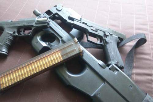 ジャイアントから一応ビアンキに乗り換え。Clarisから105にコンバートしました。うどん屋の孫。かわいいもの、お菓子、銃と兵器を愛する社畜。「小説家になろう」でアクション、エッセイっぽい論評を公開中。