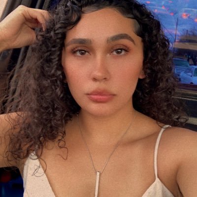 zenyalunaa's profile picture. Doing great😊