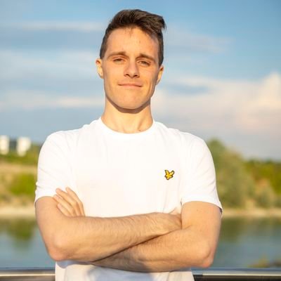 GiovanniBagolin's profile picture. in the sky.