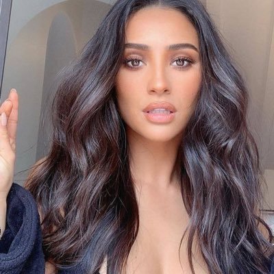 RemyDeveraux's profile picture. | Twenty Six | Model with N/A | #Single ❤️💋 #SingleShip | #FAKE | #UKTZ #NotShayMitchell