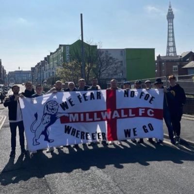 MILLWALL through and through and proud to be English and if that offends you then FUCK OFF 🏴󠁧󠁢󠁥󠁮󠁧󠁿🇬🇧🦁 NOLU