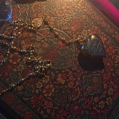 adorepages's profile picture. 