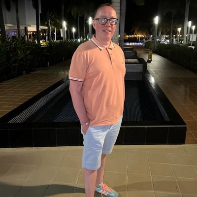 Addidas Wearing Kidderminster Harriers & Rangers fan 🏴🇬🇧. On an adventure with my best friend @SCFCKatie
