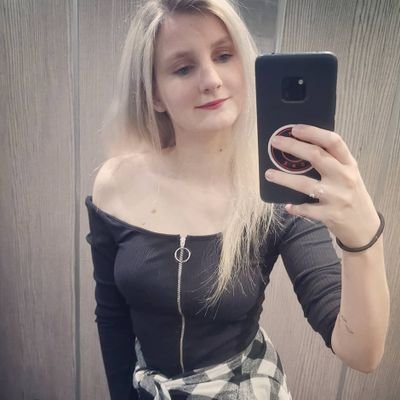 Pro : @lily_dieudonne 👩🏼💻 25y 🏎️⚽🎾 Sport Addict