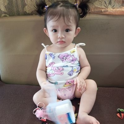 bon_paredes's profile picture. 