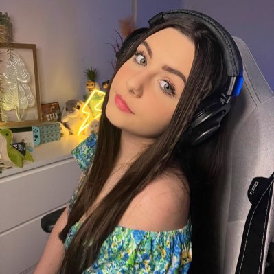 Juste une fille qui joue à #ApexLegends 🧚🏼♀️ | Your fav Wattson⚡️| @Twitch Partner | @EA Creator Network | 💌 Contact : imLuxiie@gmail.com