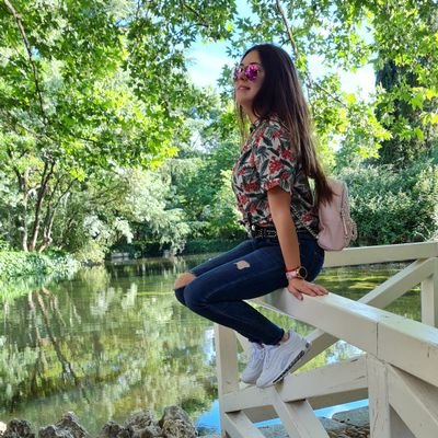 Saraylopz18's profile picture. Porque te vas y se me acaba el mundo, y mi mundo eres tú.