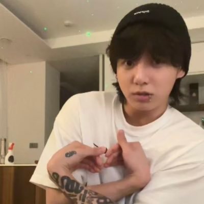 aYkeedoo's profile picture. 💜International Pop-K Sensation Sunshine Rainbow Traditional Transfer USB Hub Shrimp BTS Stan 💜ARMY 💜OT7 💜🐯🐰🐱🐥🐨🐿🐭 💜🍊🍓🍑🍜🍔🍙