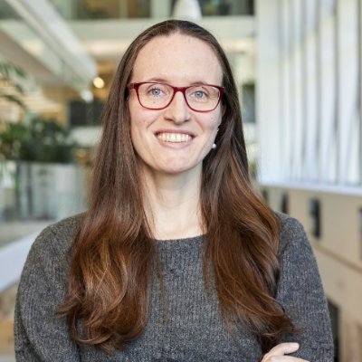 Chef de division des sections Arts (Cinéma et littérature) et Société, à La Presse.