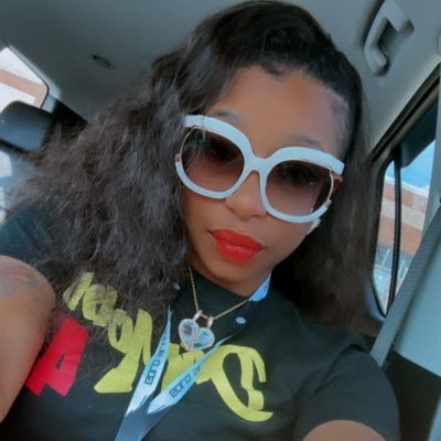 S.T.A.R.R➡️  STRIVE TO ACHIEVE RICHES & ROYALTY 💪🏽 #ChooseGod🙏🏽 above all ppl, places & things ✨