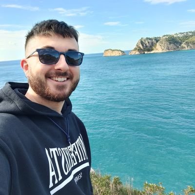 pvitii's profile picture. Entre el bé i el mal podríem aspirar a l'alegria.