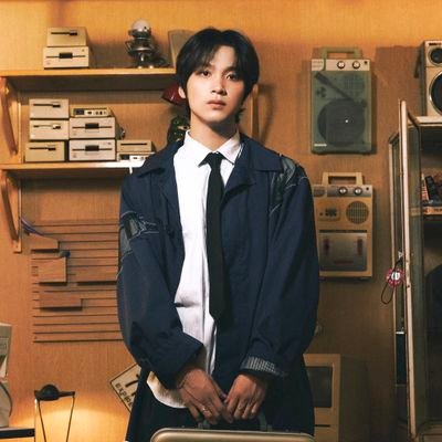 Loving #NCT and #威神V is my favourite things to do.