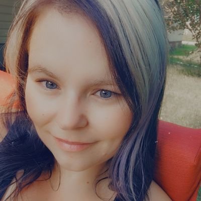 widowed, mother, oil patch chick soon to be licensed real estate agent.
🇺🇦 and 🇸🇪 Proud