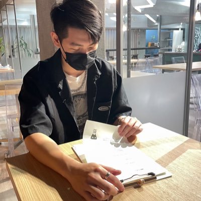 yame02131314's profile picture. 23歲了剛大學畢業.目前定位在台中
鹹魚一條，人生只求順順