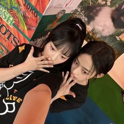 ✷ she/they ✷
loyal wife to minji, jungkook, yuqi, yunjin, karina,all of txt and theo🤞