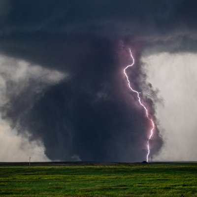 Proud Father & Husband 👨‍👩‍👧 | Storm Chaser 🌪| Photographer 📸 | NFT Photographer | SCV Media 📹 | linktree ⬇️ | Discord: https://t.co/u7pZGPEFgo