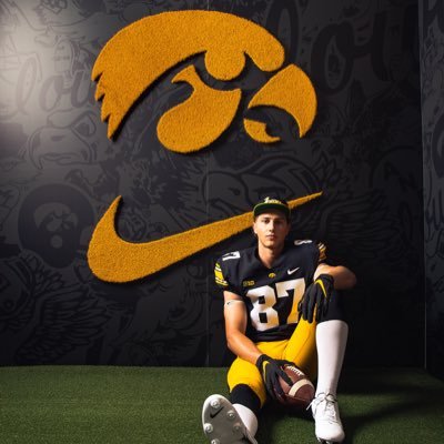 Creighton Prep ‘24 • @hawkeyefootball • TE commit