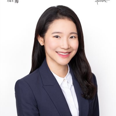 HyeSungKimMD's profile picture. • @TempleIM IM Residency  
• @NorthwesternMed Oncology Postdoc 
• @Yonsei_U MD 
• @JohnsHopkins BS 
• Artist