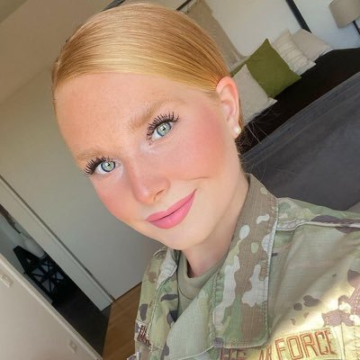 Army Medical Officer,I’m easy to get along with,quirky,honest,fun,outgoing and respectful.I'm looking for my best friend and someone who can love me for who I’m