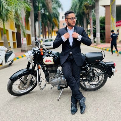 premvyas_'s profile picture. If there’s one thing I’ve proven it’s that you can count on me to pleasure myself.