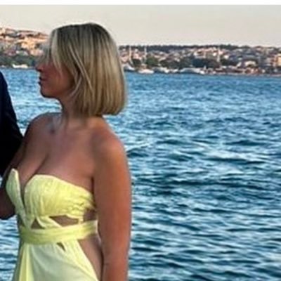 dianaazadeh's profile picture. سلطنت طلب ، با افتخار متعصب رو پادشاهی ایران زمین و خاندان پهلوی .