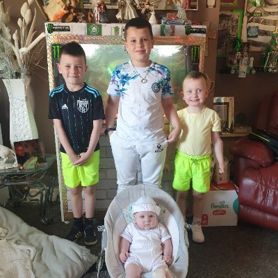 Mummy to 4 beautiful boys Liam 💚 Aaron 💚Cole  💚 Kai 💚
