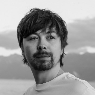 Professional fun haver. Programming language fan and compiler hacker. “living part of the Scala compiler”