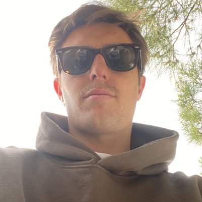 WillCano_'s profile picture. Con una espada en un tiroteo.