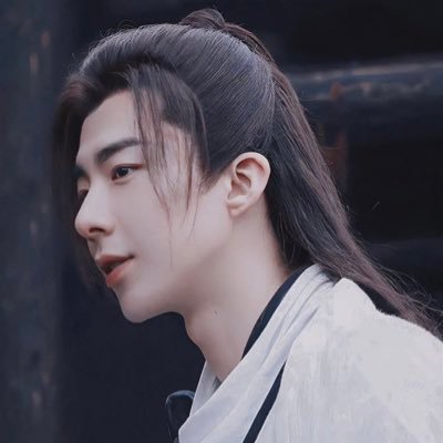 aixi_lyn's profile picture. 刘宇宁 劉宇宁💛リウ・ユーニンの日本人ファン💛アイコンにしている《白愁飞》の姿で歌うBTS（花絮）の歌声や古装姿でファンになりました。刘宇宁の直播（ファンのための歌とトーク）の話を、少しでも聴き取りたくて中国語学習中🌻🍓🦅摩登兄弟刘宇宁 微博https://t.co/61M04Etdzw