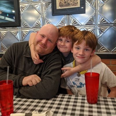 Christian ✝️♥️🇺🇲 Bible = Truth | Isaiah 5:20 | Married w/ 2 kids | College 🏈 🎉 #Conservative | Work at a Cancer Center |
I ignore DMs sorry, not sorry 😊🙏