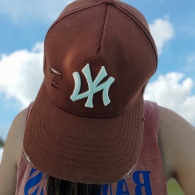 clauhmaria's profile picture. 