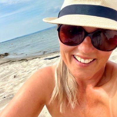 DELIGHTtweet's profile picture. DanishDutchLiving