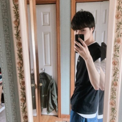 yo_sciorg's profile picture. 関西/24歳/バンド/弾き語り/ゲーム/ 裏垢男子/顔写真DMで/