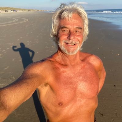 tomripper13's profile picture. four wheeling beach bum .fishing/ fun person who also loves to swim ,scuba dive, play beach, volleyball, tennis many other sports and love to party