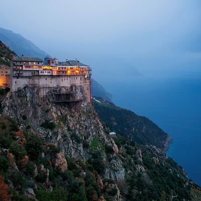 Nino00124017092's profile picture. I am a graphic designer.
Follow my fiverr account.