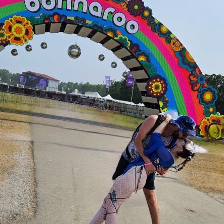 stoned&sterile / 
bonnaroovian at heart ❤️ 🌈