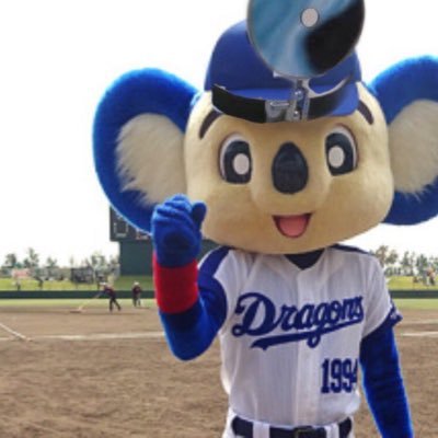 クリエイティブなお仕事をしています。職業は胡散臭い人です。青い血が流れています。 好きなプロ野球選手は田中幹也です。