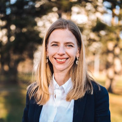Šéfredaktorka portálu https://t.co/WdgVj2X32I, zastupitelka MČ Praha 8 za @8zije. Vystudovala jsem veterinární lékařství a žurnalistiku.