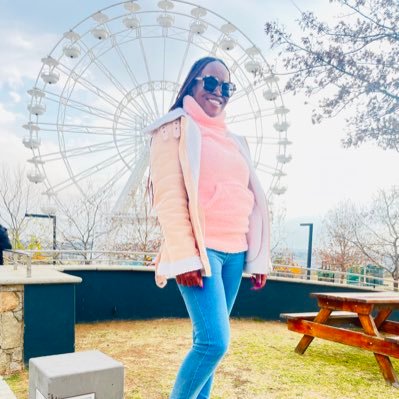 My love language is MONEY. LIONESS 🐾. 🇿🇦 🇿🇼 I bring nothing to the table!