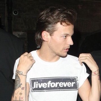 onlyforbr4ve's profile picture. how did I get here? ⚡︎