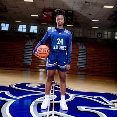 South Gwinnett Highschool | 5’5 | C/O 26’ | Shooting and Point Guard | 3.4 GPA | #24 | GA 📍| hudl: https://t.co/ny7BydqU3O